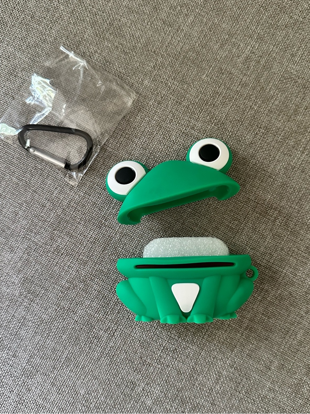 Cute Frog Silicone AirPod Pro Case with Carabiner